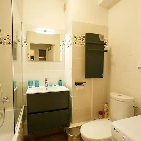 アパート Le Balmoral - A 1 Min - Menage Inclus - Terrasse Lumineuse *